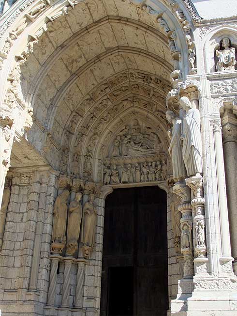 chartres072472.jpg