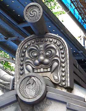 入谷朝顔市 鬼瓦