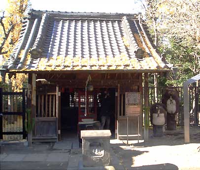 鎮護堂のお狸様